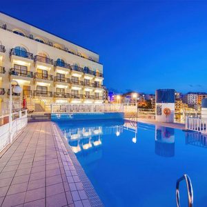 Gillieru Harbour Hotel